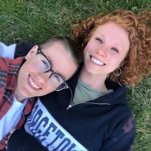 Meet your Posher, Julia